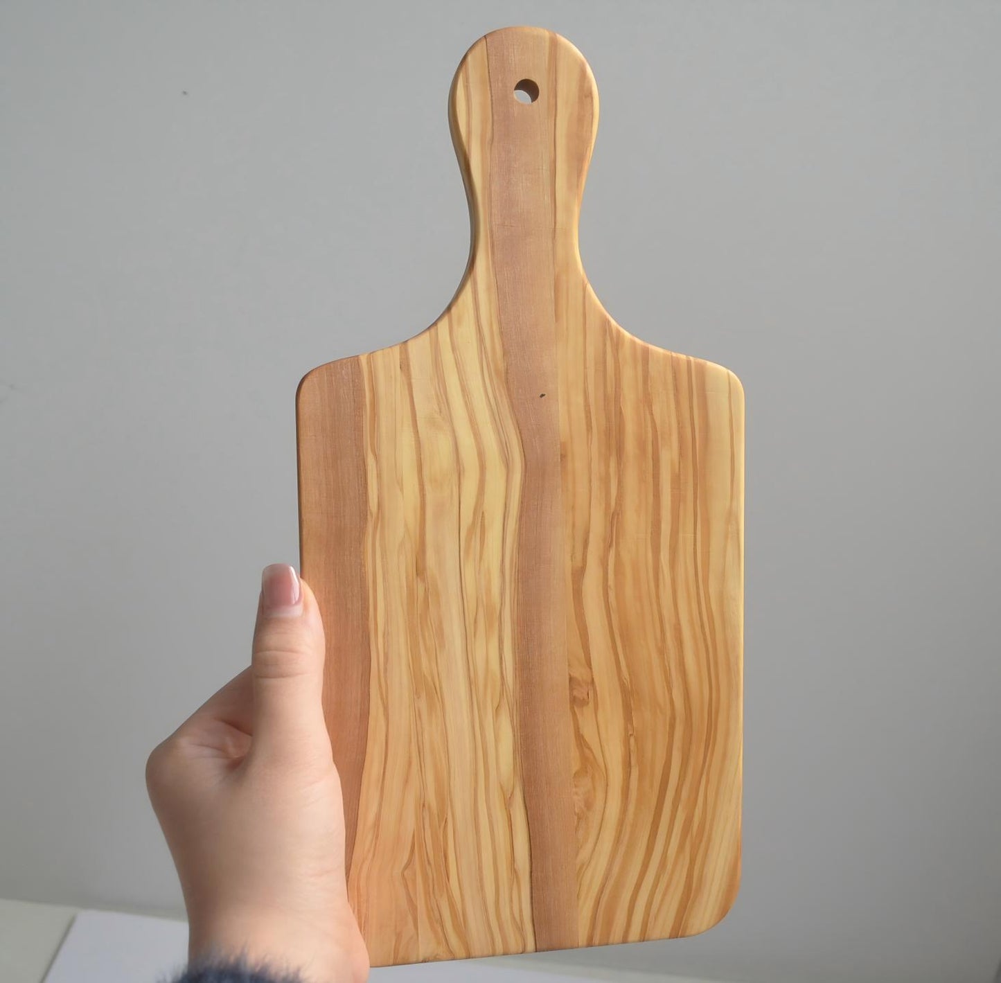 olive wood cutting board with handle - pack of 20